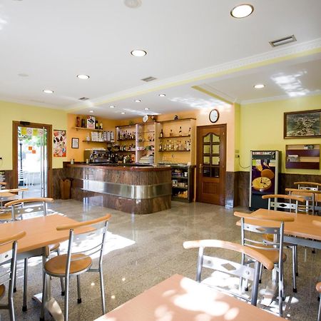 Hostal La Casilla Guitiriz Bagian luar foto