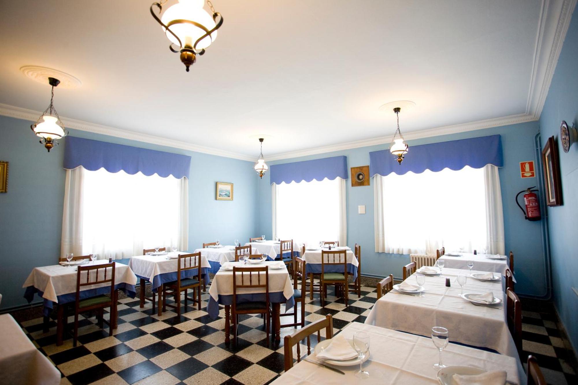 Hostal La Casilla Guitiriz Bagian luar foto