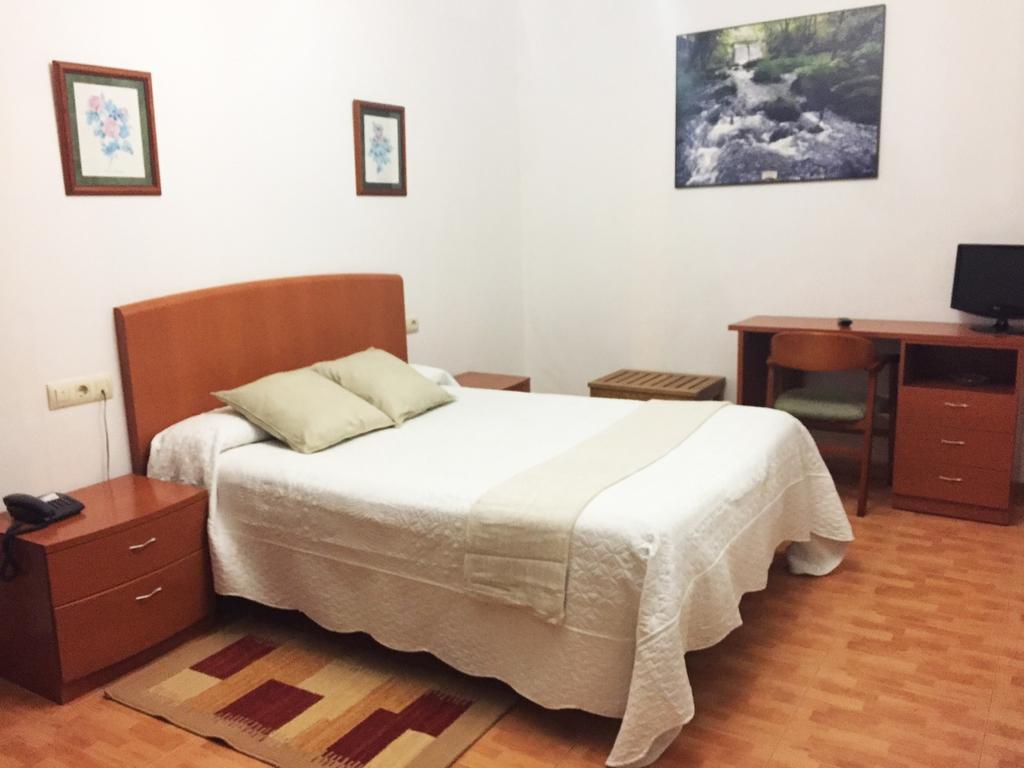 Hostal La Casilla Guitiriz Bagian luar foto