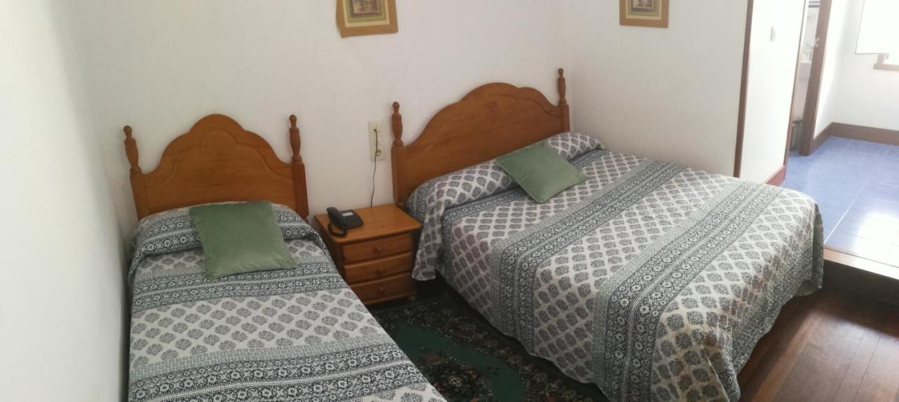 Hostal La Casilla Guitiriz Bagian luar foto